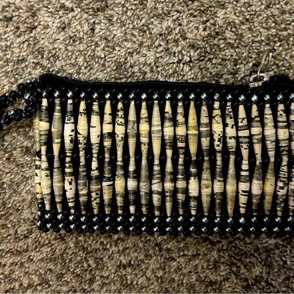 Hand crafted Tile Paper Hand Purse - Picture 4 of 4